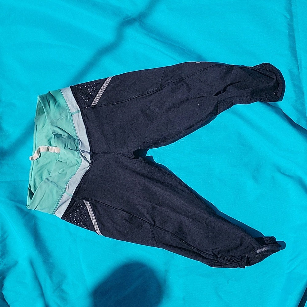 Lululemon - Picture 3 of 9